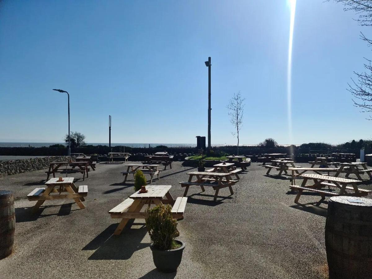 Clarkes Hotel Barrow In Furness エクステリア 写真