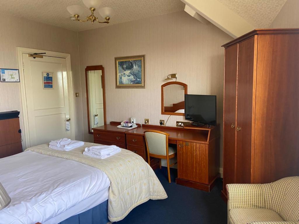 Clarkes Hotel Barrow In Furness エクステリア 写真