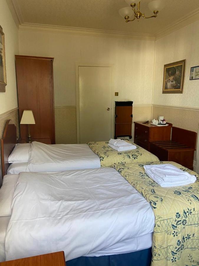 Clarkes Hotel Barrow In Furness エクステリア 写真