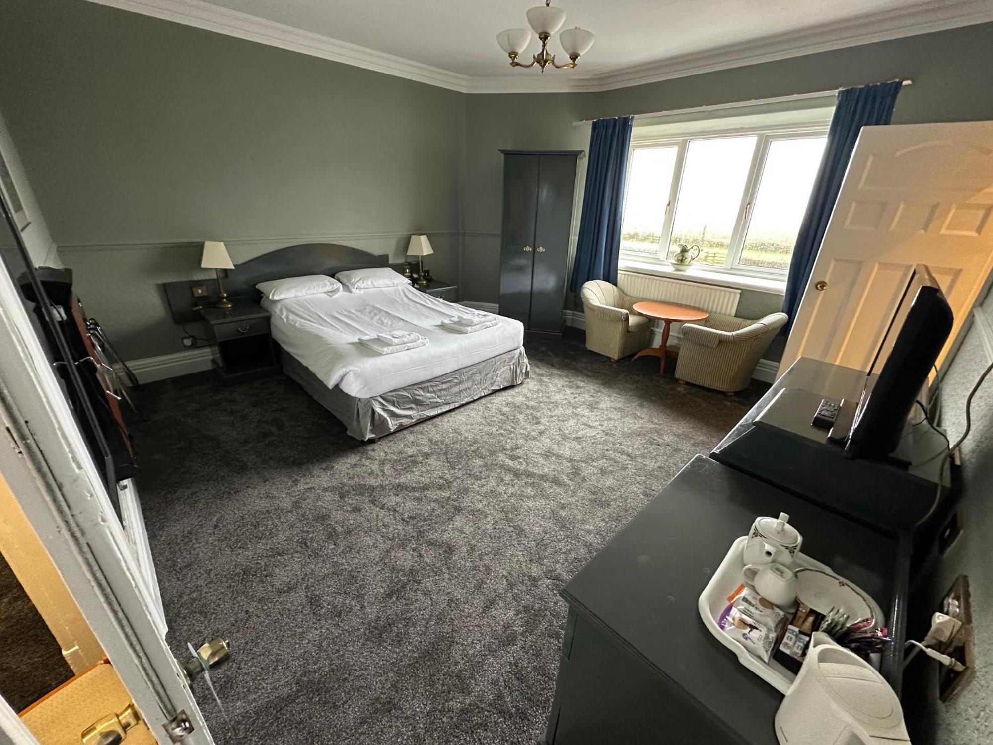 Clarkes Hotel Barrow In Furness エクステリア 写真