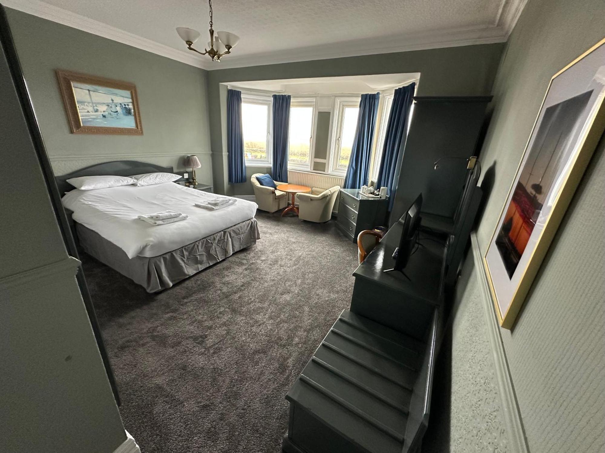 Clarkes Hotel Barrow In Furness エクステリア 写真