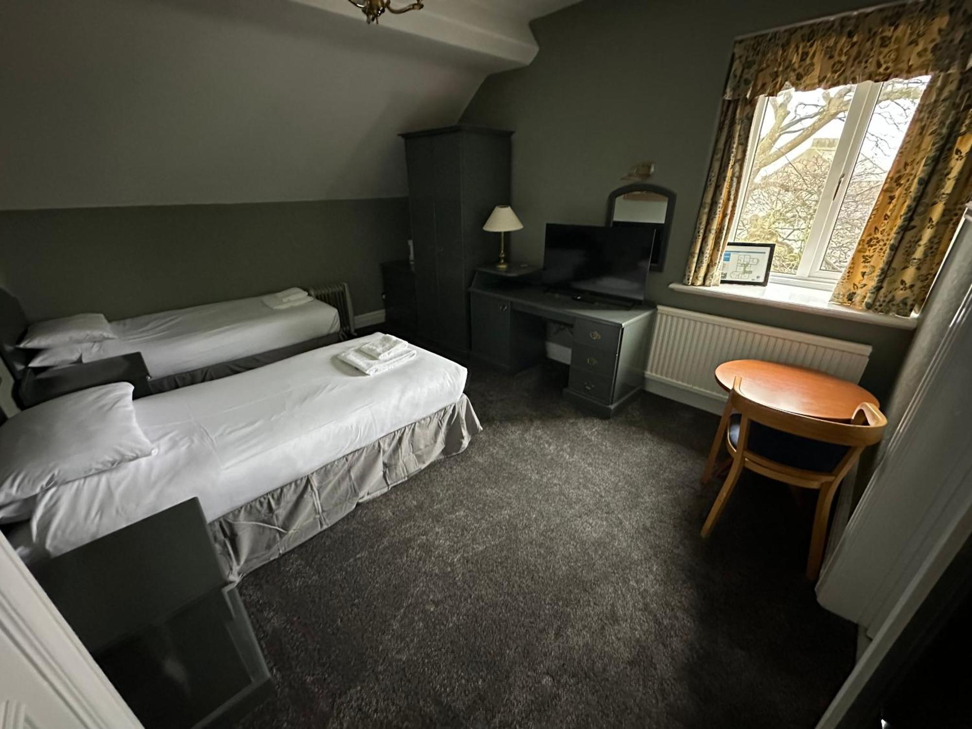Clarkes Hotel Barrow In Furness エクステリア 写真