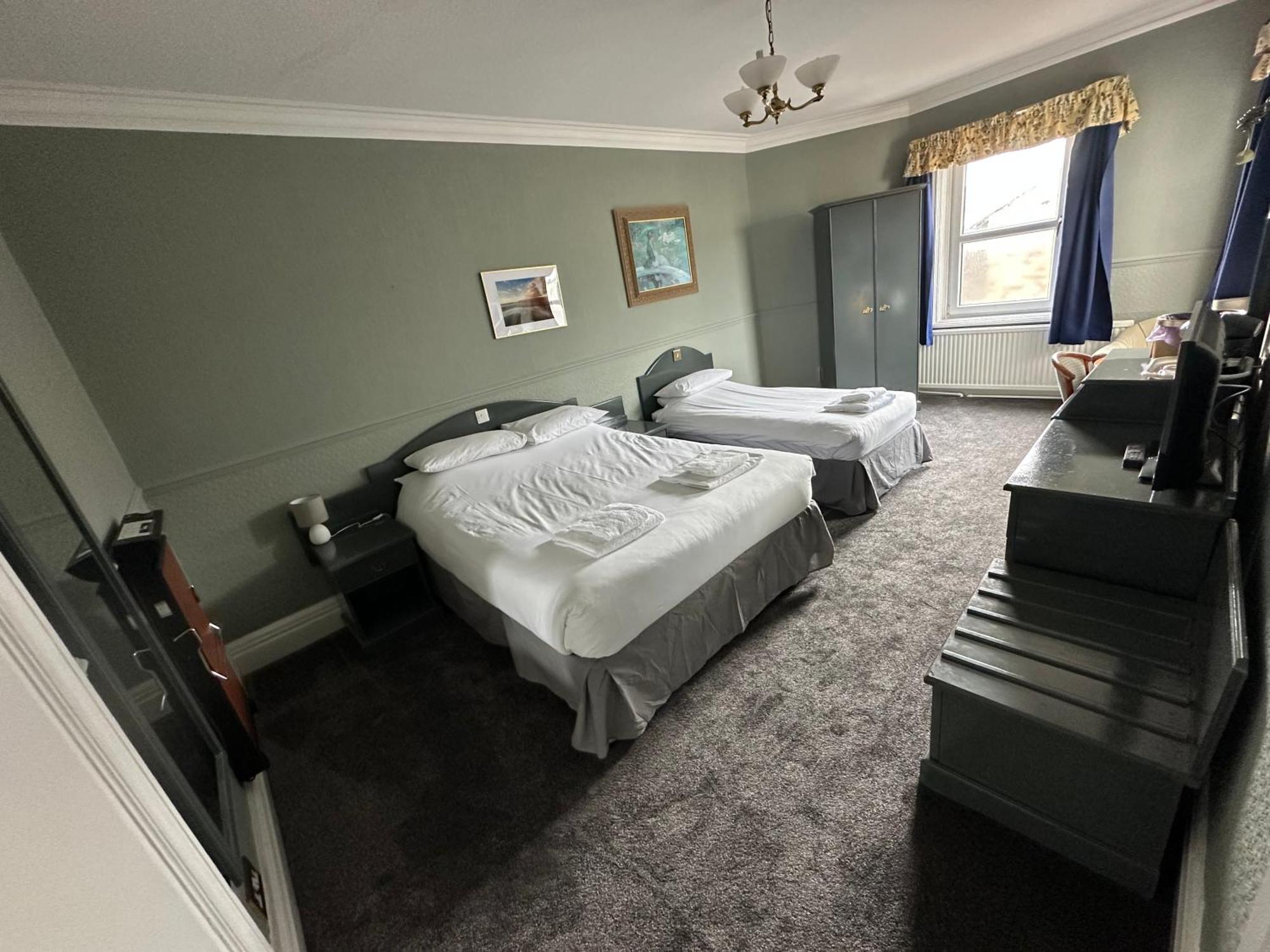 Clarkes Hotel Barrow In Furness エクステリア 写真